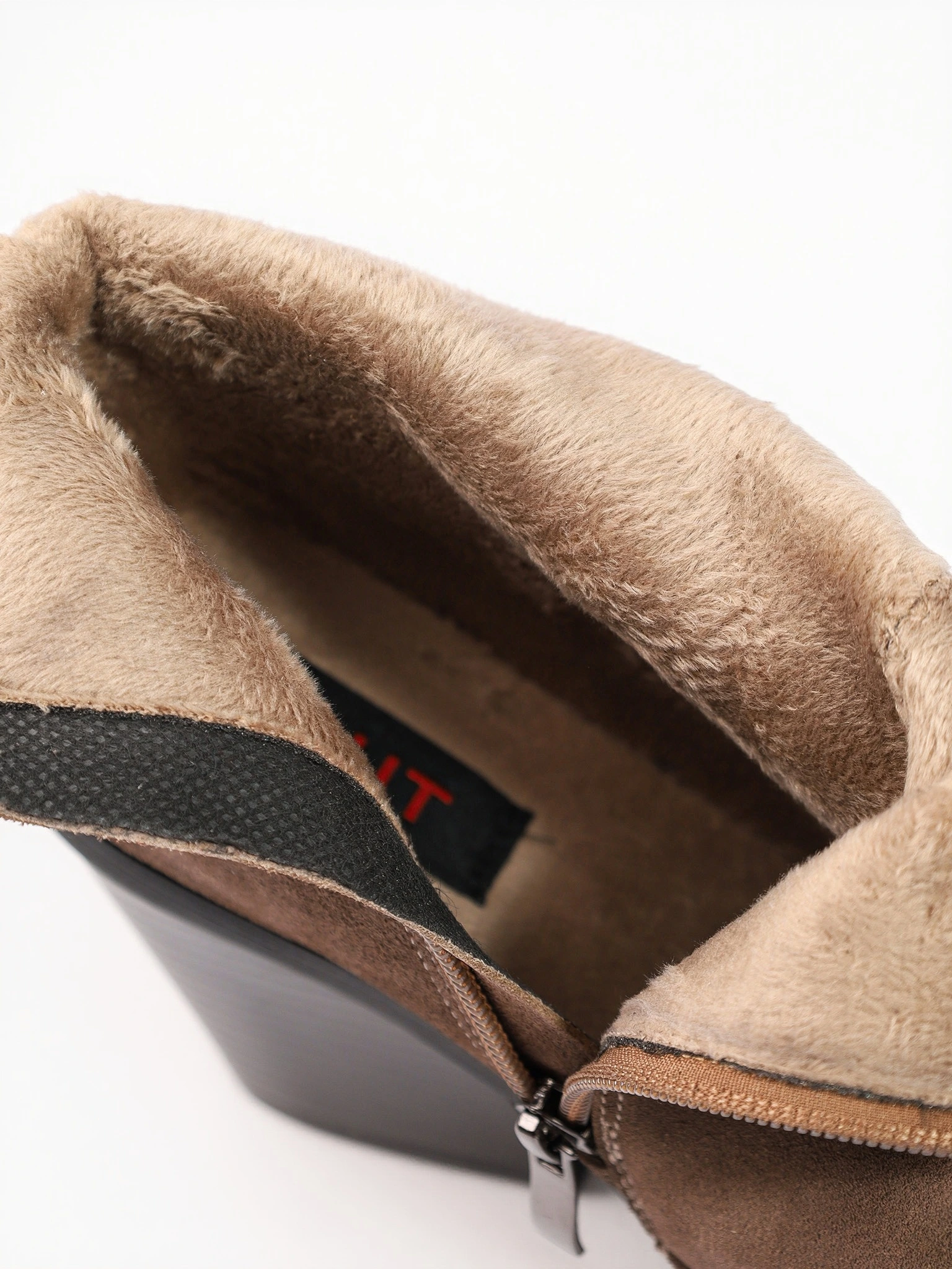 Ботильоны темно-коричневого цвета из натуральной замши